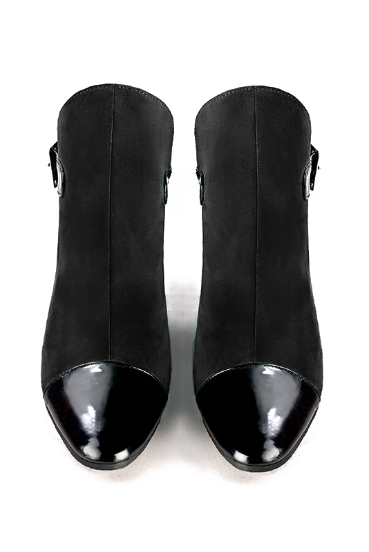 Gloss black women's ankle boots with buckles at the back. Round toe. Medium block heels. Top view - Florence KOOIJMAN